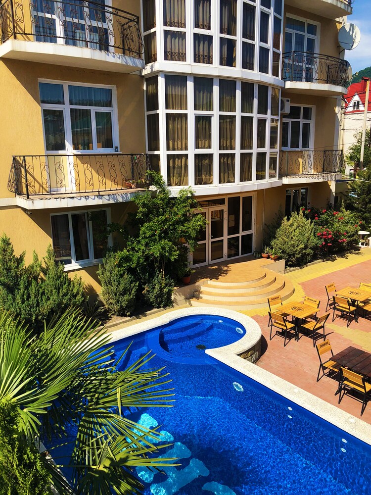 UDAChA gostevoy dom in Lazarevskoye, Russia