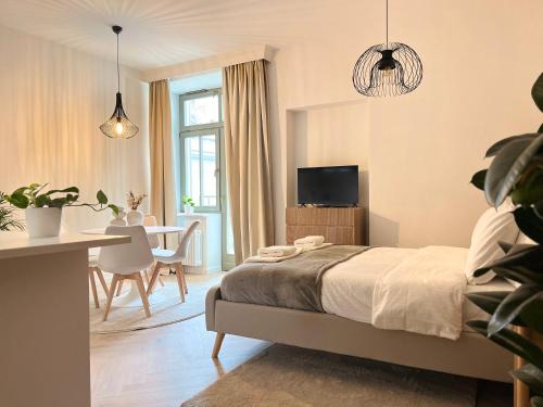 Studio Premium with Air Conditioning for couples in the heart of Krakow Main Square — 4-Star Luxury Hotel in Krakow, Poland