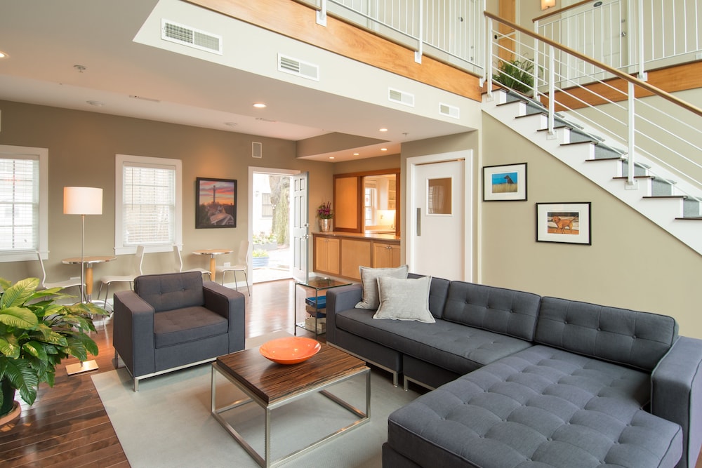 8 Dyer Hotel - photo 2