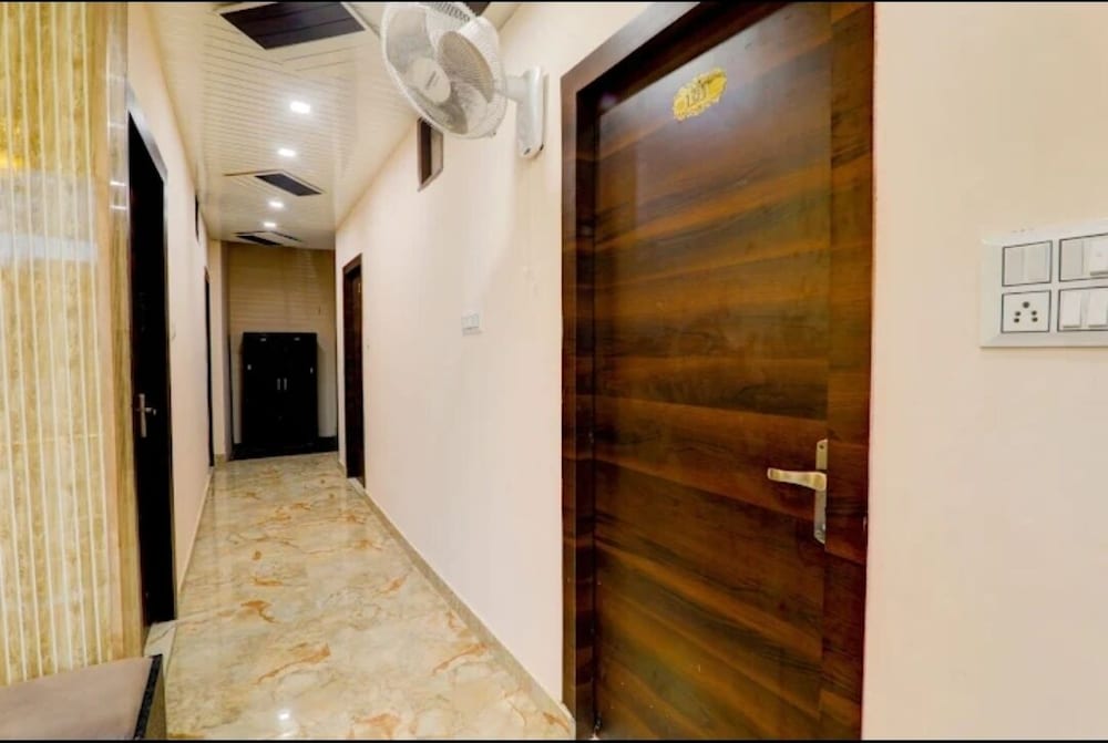 Madhav Inn Lucknow - last minute hotel in Lucknow