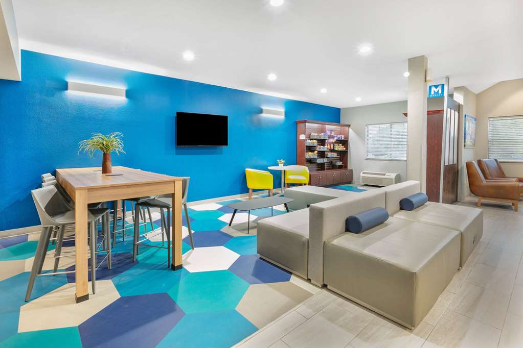 Microtel Inn & Suites by Wyndham Austin Airport - photo 6