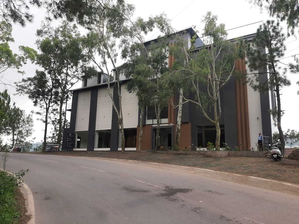 Solace Suites Hotel & Banquets in Solan, India