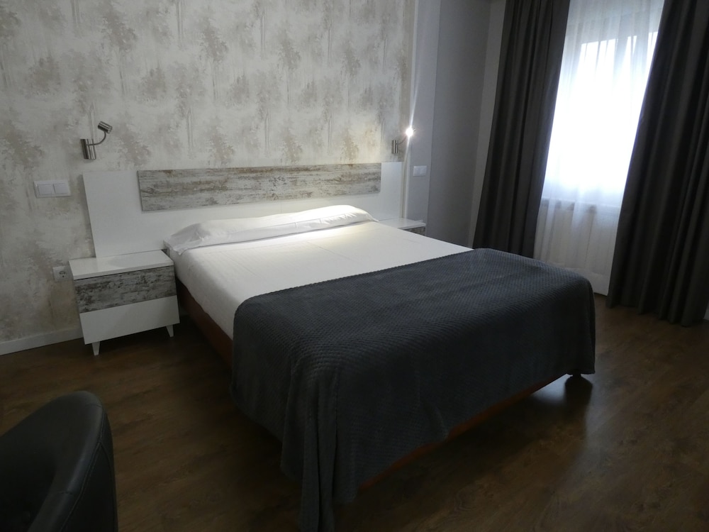 Hotel Vivar - last minute hotel in Grinon