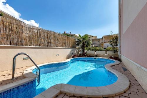Apartmani Podest II — 4-Star Luxury Hotel in Baska Voda, Croatia