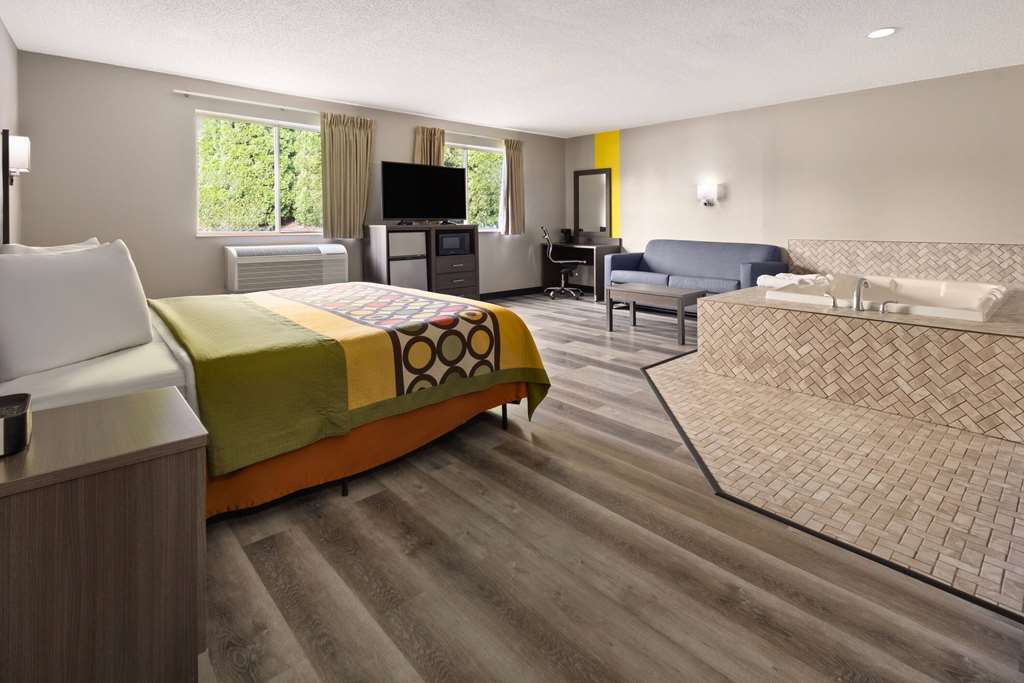 Super 8 by Wyndham Burnham Lewistown - photo 18