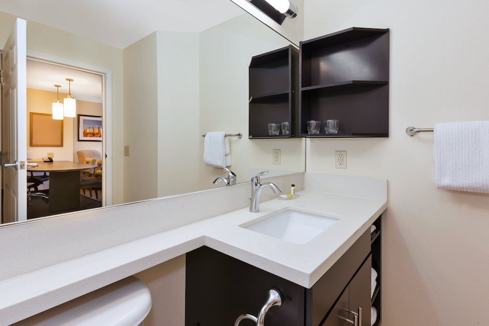 Candlewood Suites Polaris by IHG - photo 16