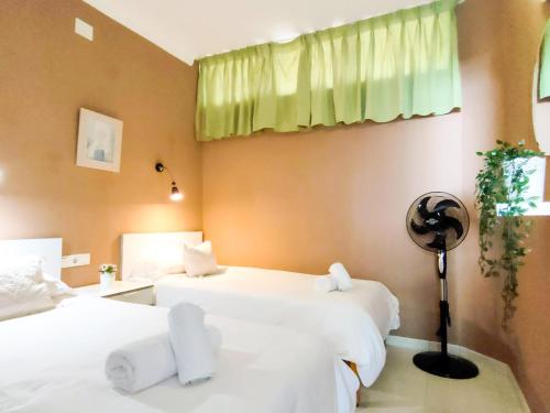 Beach Friendly Holiday Home — 4-Star Luxury Hotel in Playa Del Ingles, Spain