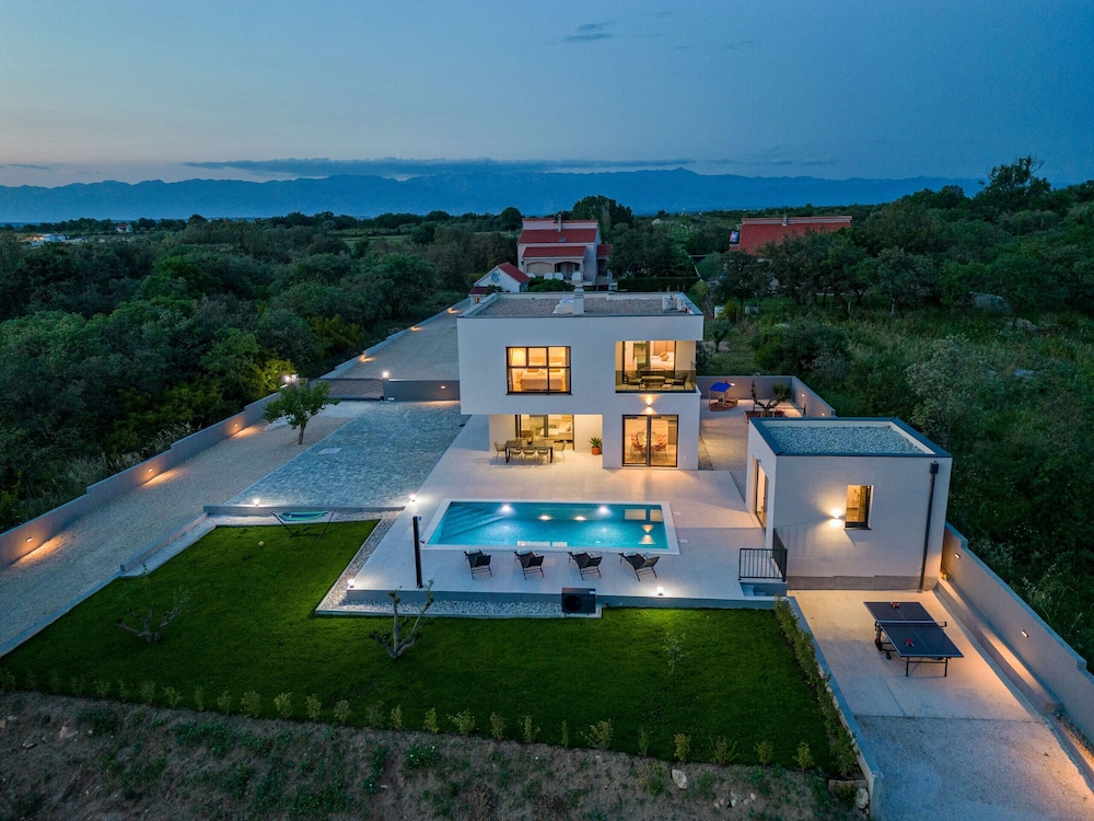 Villa Rocinante ZadarVillas — 4-Star Luxury Hotel in Policnik, Croatia