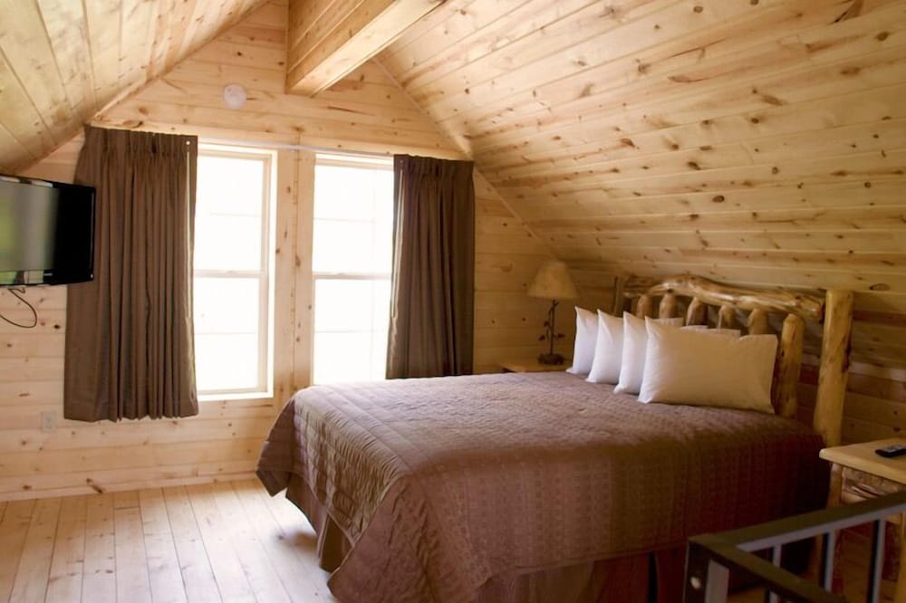 Cabins of Mackinaw - photo 6