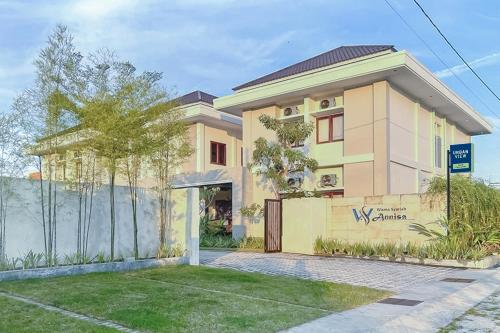 Urbanview Syariah Wisma Annisa Palangkaraya by RedDoorz in Palangkaraya, Indonesia