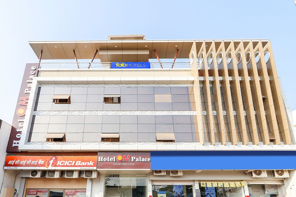 Fabhotel Om Palace