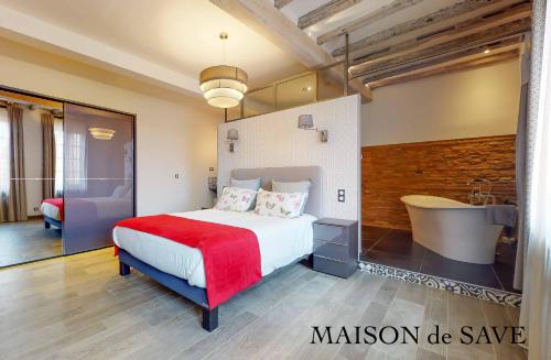 Maison De Save — 4-Star Luxury Hotel in L'isle-Jourdain, France