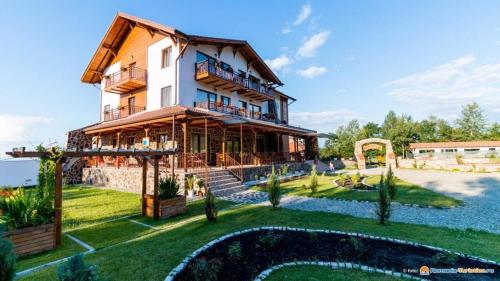 Pensiunea Casa Luanna — 4-Star Luxury Hotel in Dragus, Romania