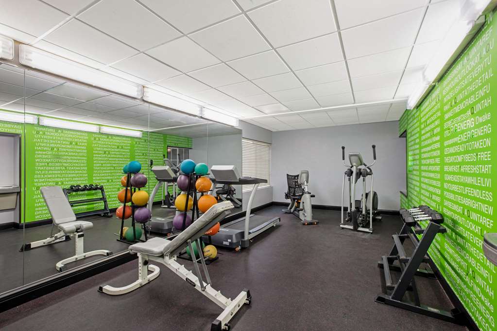 La Quinta Inn & Suites by Wyndham Tulsa Airpt Expo Square - photo 19