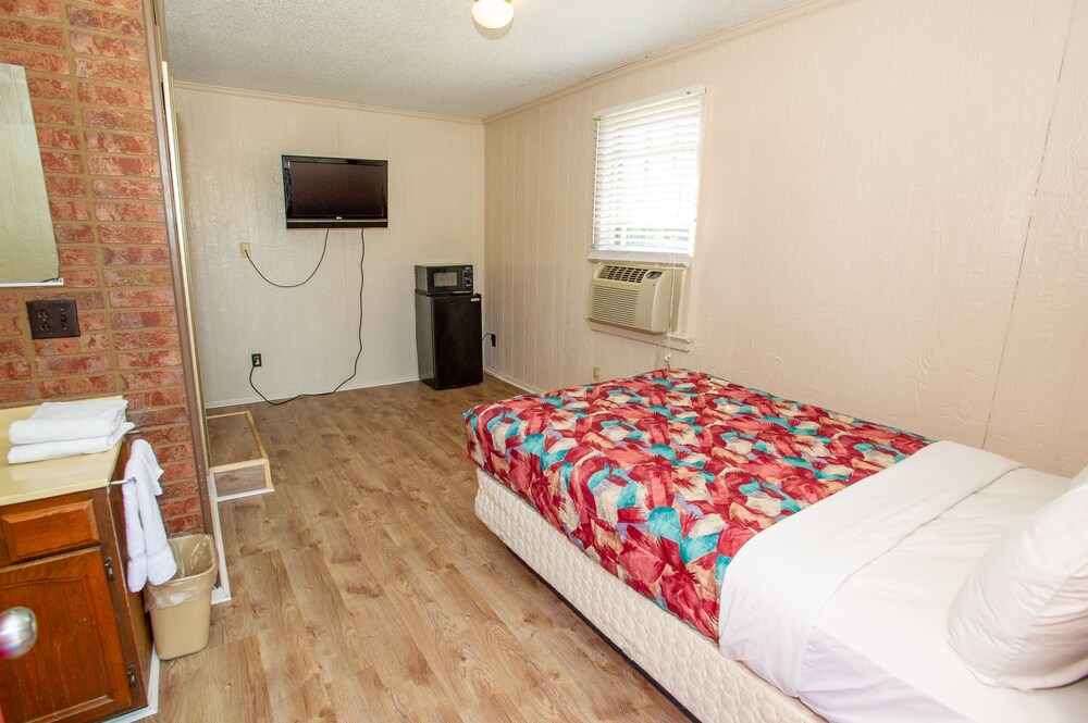 Coach House Inn - photo 33