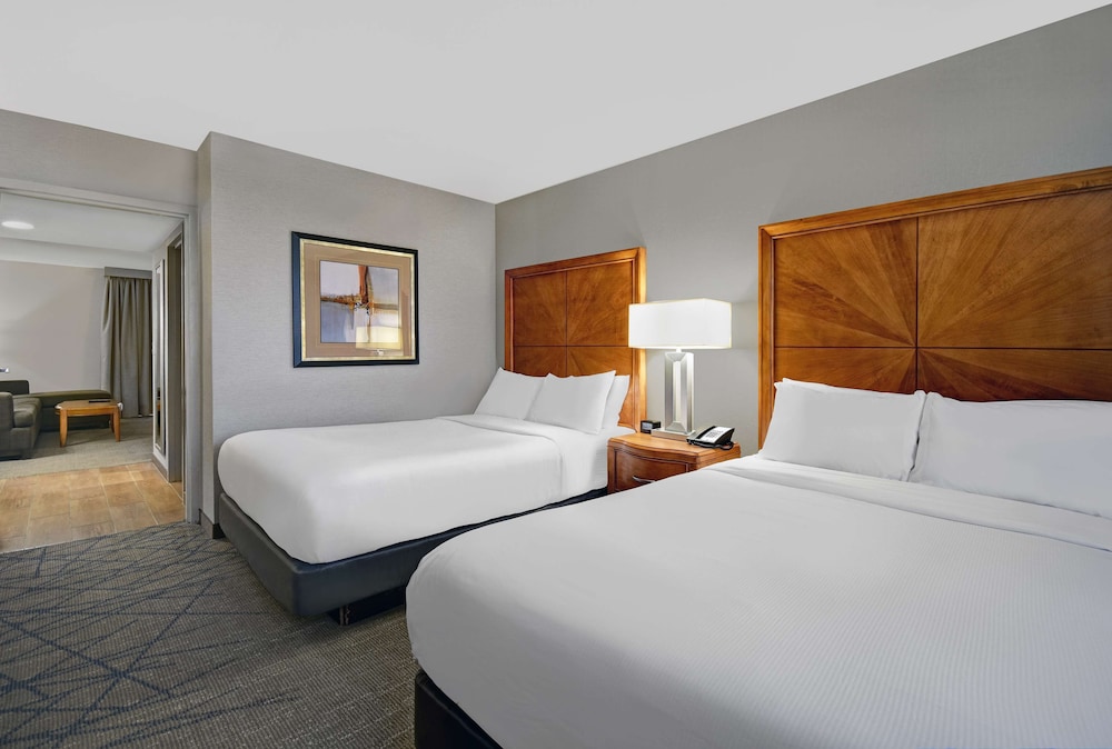Embassy Suites by Hilton Detroit Livonia Novi - photo 6