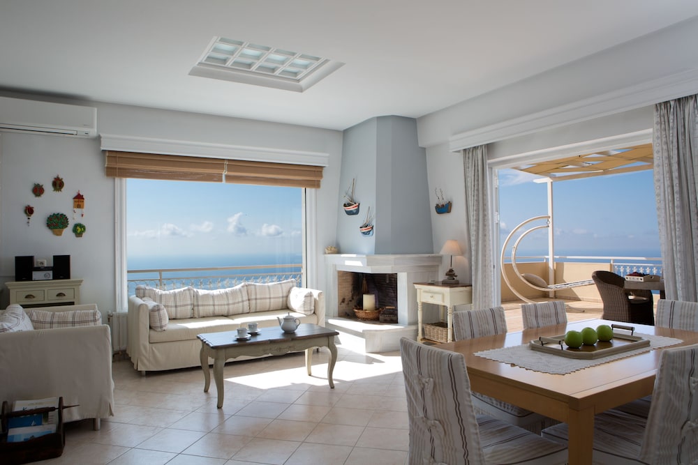 Amalia Apartments — 4-Star Luxury Hotel in Lefkada, Greece