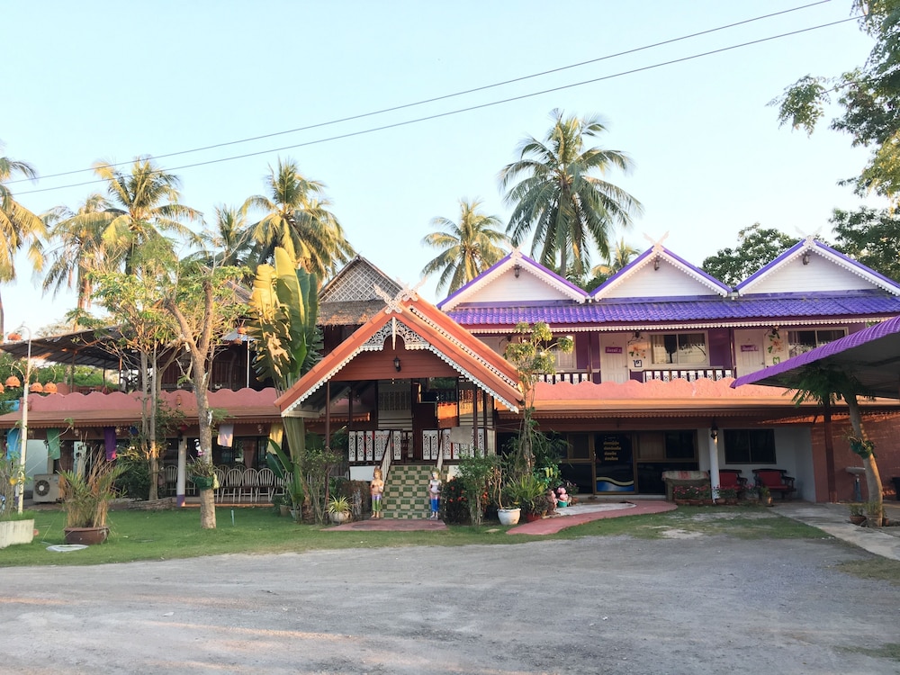 Baandin Resort And Restaurant in Phetchaburi, Thailand