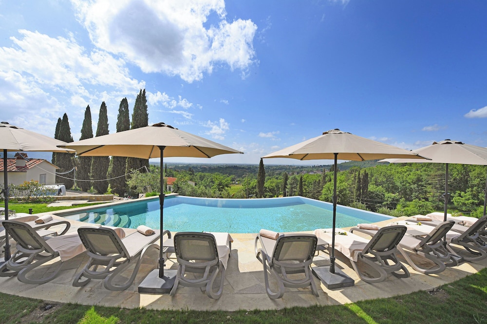 Amazing Villa Chimera Green 12 Pool&Gym — 4-Star Luxury Hotel in Arezzo, Italy