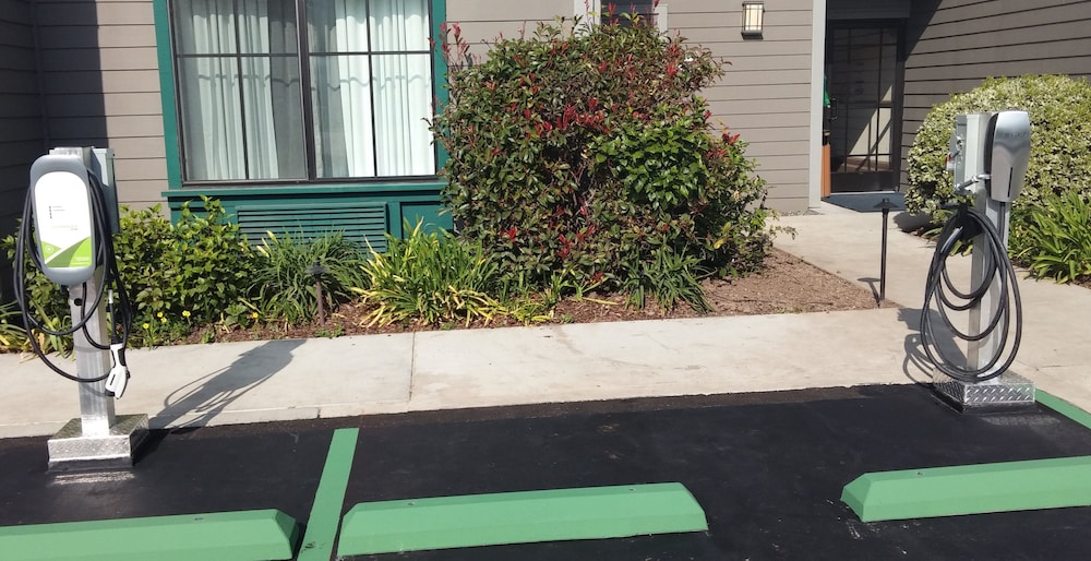 Holiday Inn Express & Suites Carpinteria by IHG - photo 31