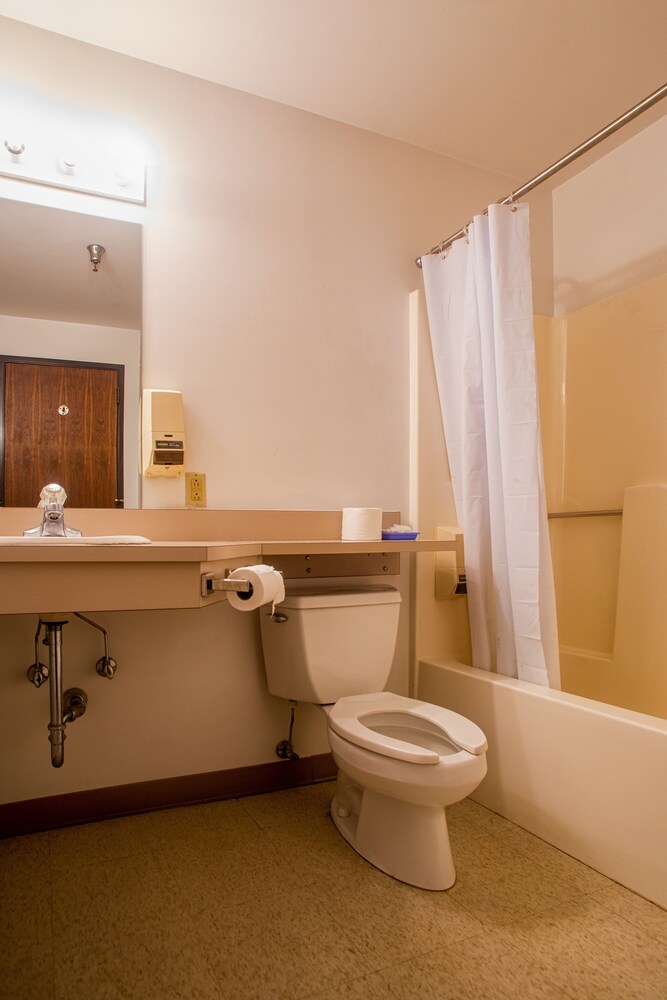 Lafayette Inn - photo 37
