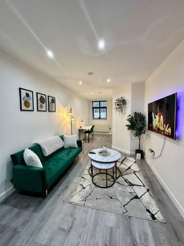 The Luxury Emerald Suite 1Bed City Centre — 4-Star Luxury Hotel in Leicester, United Kingdom
