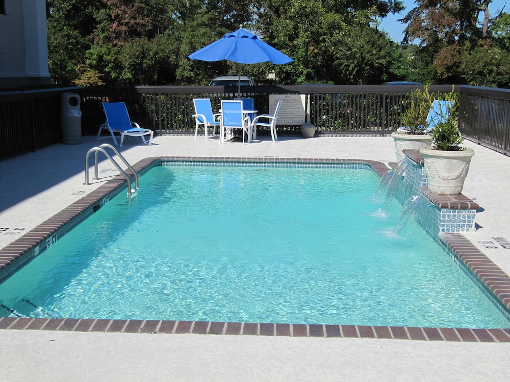Hampton Inn Lindale Tyler - photo 25