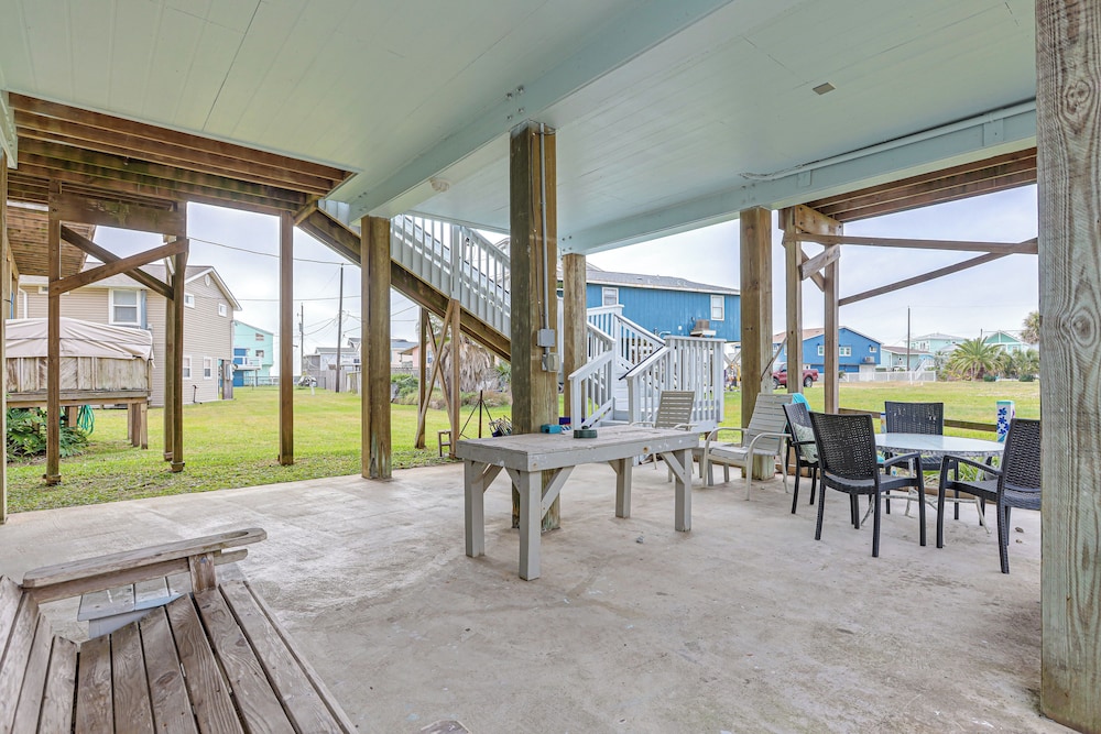 Galveston Vacation Rental Steps to the Beach - photo 13
