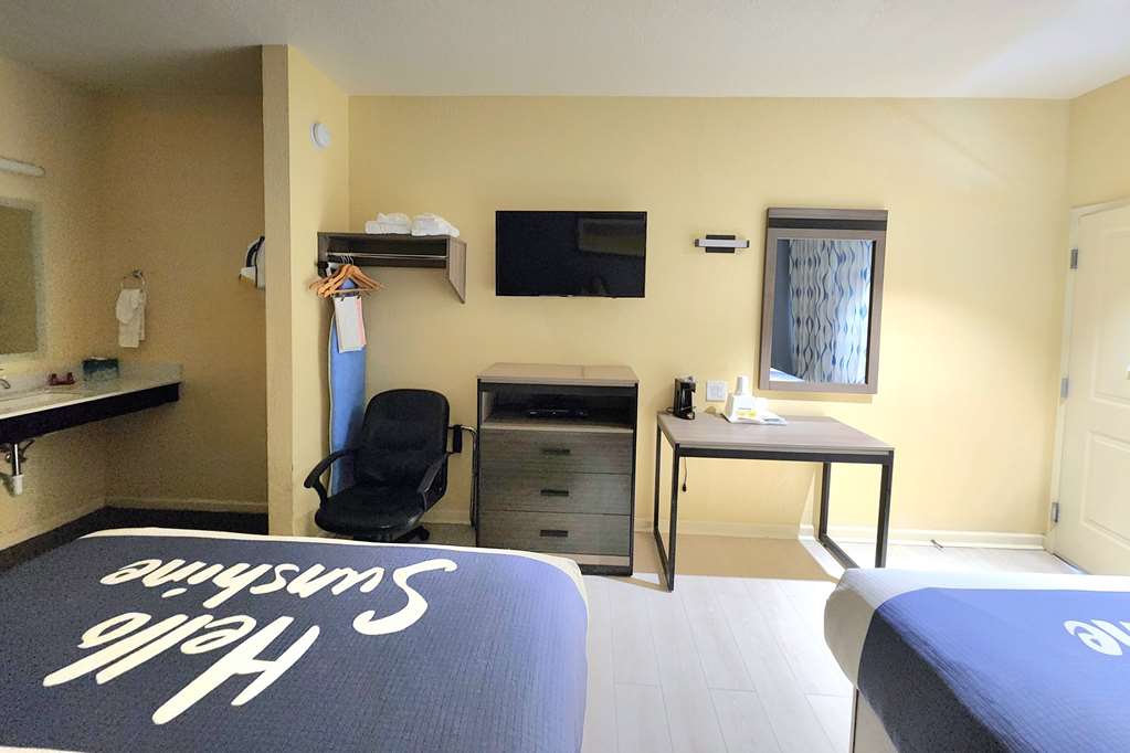 Days Inn by Wyndham Freeport - photo 20