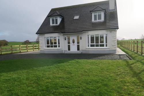 INGLEWOOD Ballina Crossmolina County Mayo Sleeps 8 Sister property to Thistledown in Unknown City, Republic of Ireland