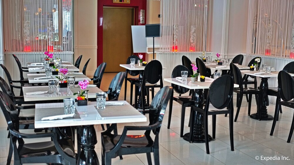 Red South Beach Hotel - photo 17
