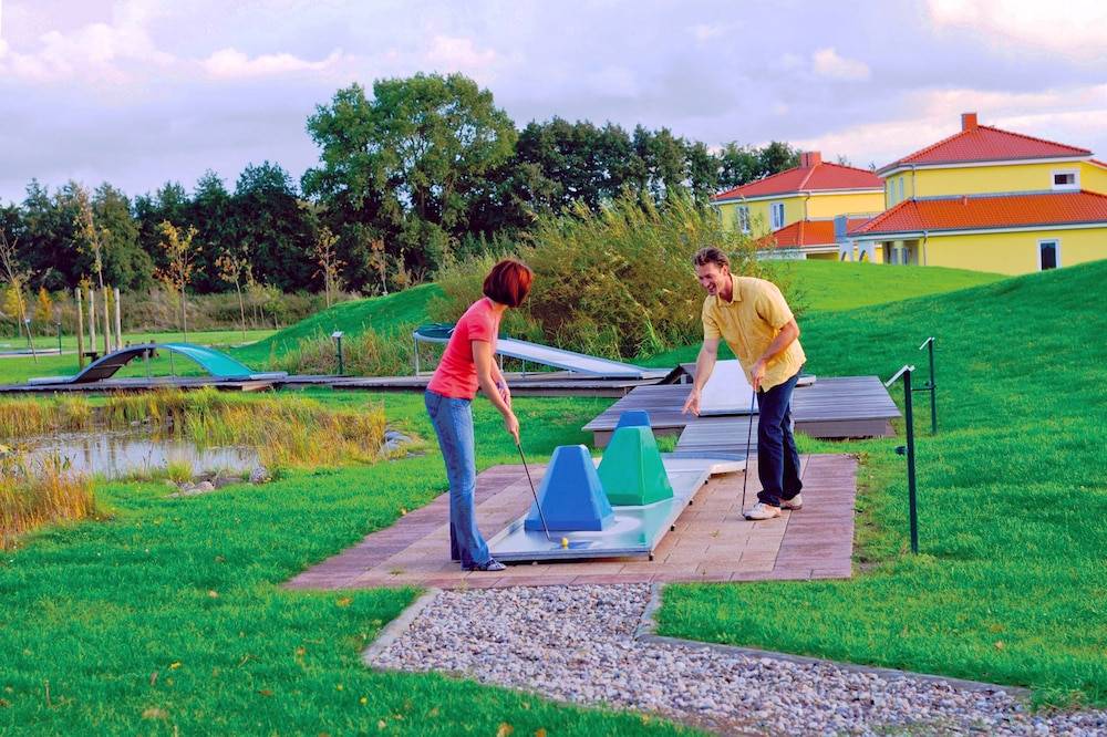 Mini-golf