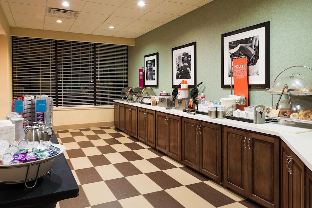 Hampton Inn White Plains Tarrytown - photo 21