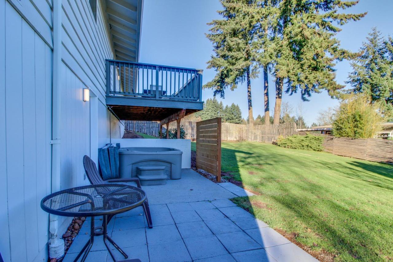 Dundee Wine Country View in Salem, United States