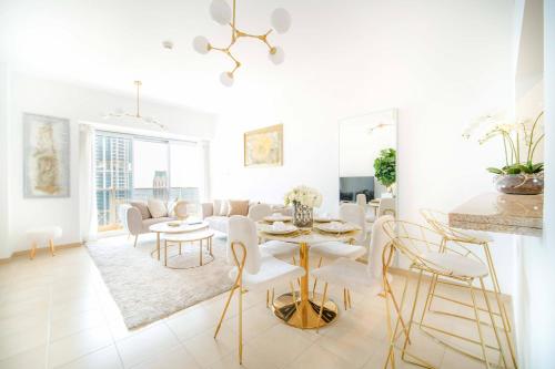 Marina Tower Stunning 1BHK with Marina View by Elegant Escape's - last minute hotel in Dubai