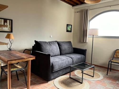 T1 Au Pied du Garlaban 30 Minutes de Cassis — hotel in Roquevaire