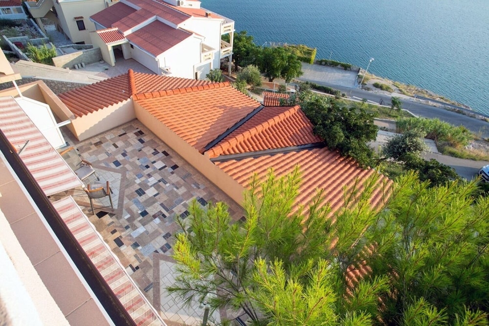 Irena 100m From the sea A3 Srednji Prvi kat in Novalja, Croatia