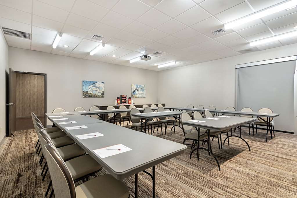 Best Western Plus Executive Residency Rigby's Water World Hotel - photo 29