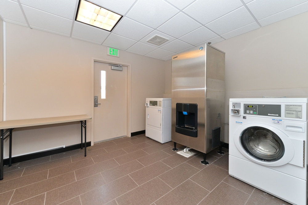 Holiday Inn Express & Suites Indio Coachella Valley by IHG - photo 49