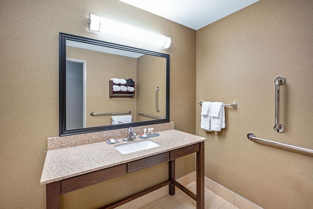 La Quinta Inn & Suites by Wyndham Bellingham - photo 43