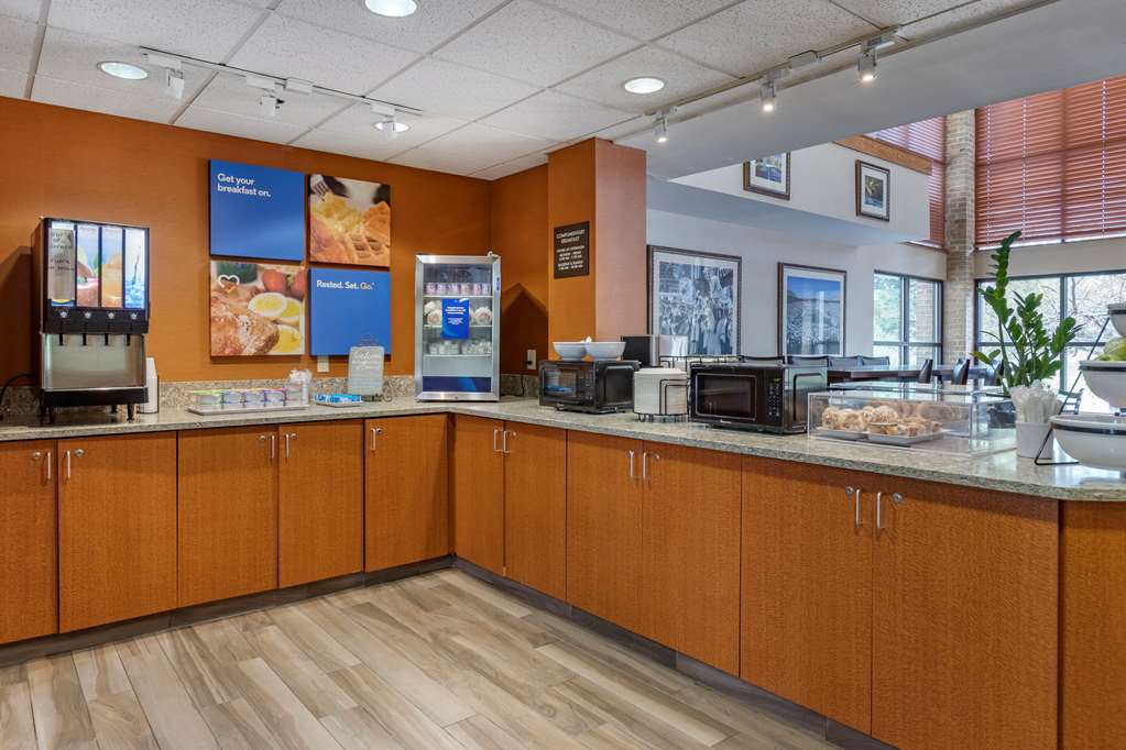 Comfort Inn Okemos East Lansing - photo 36