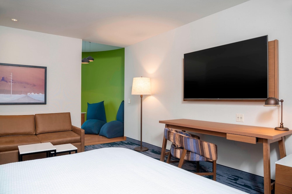 Fairfield Inn & Suites by Marriott Fair Oaks Farms - photo 7