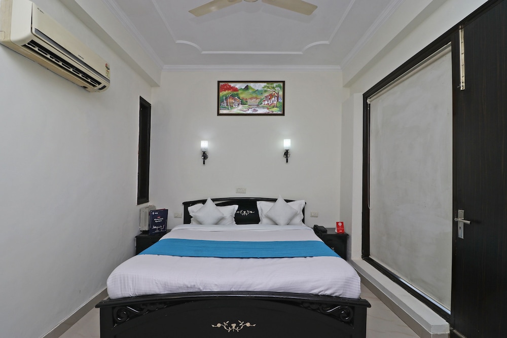 OYO 10878 Unitech Cyber Park