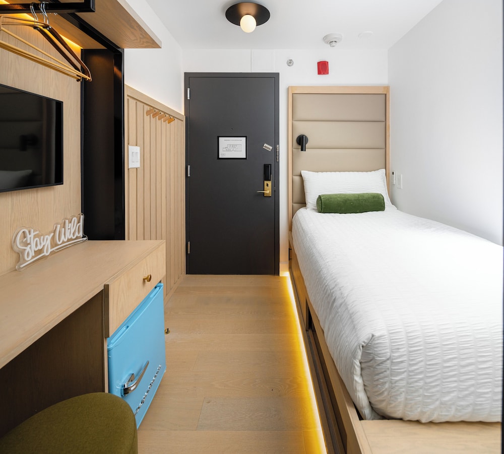 Little Charlie Hotel - photo 45