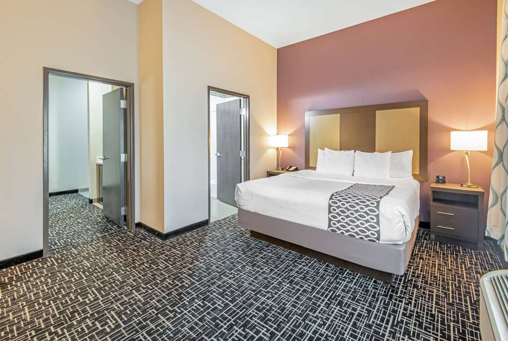 La Quinta Inn & Suites by Wyndham Weatherford OK - photo 24