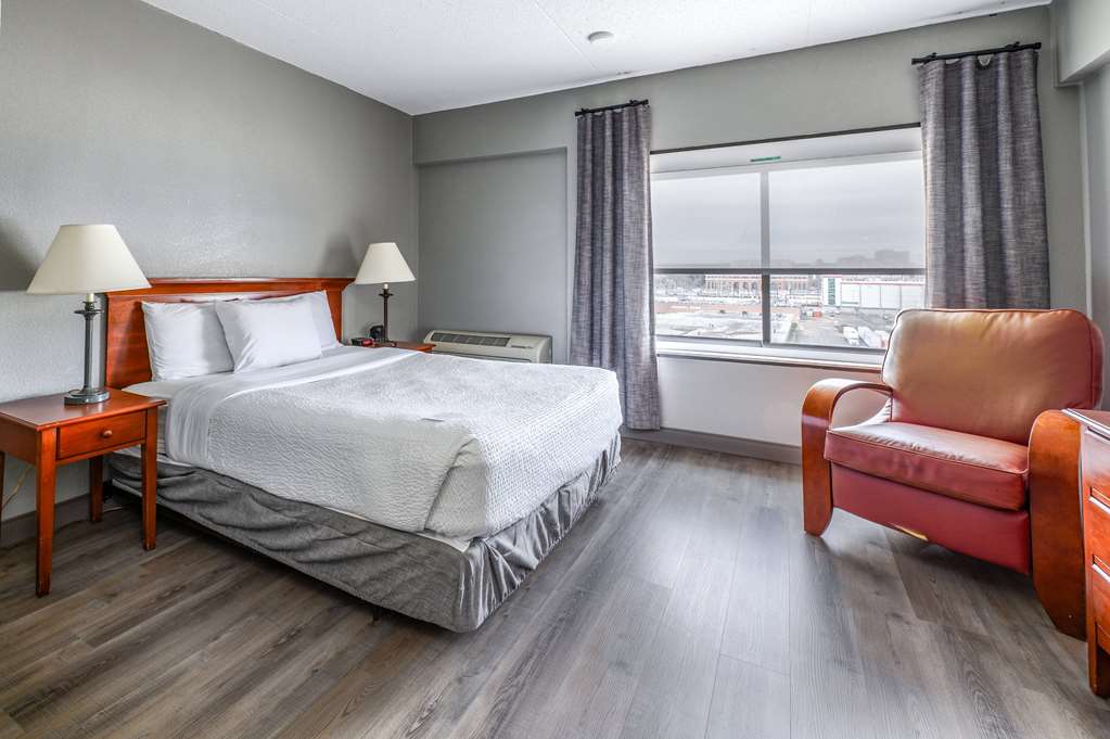 La Quinta Inn & Suites by Wyndham New Haven - photo 13