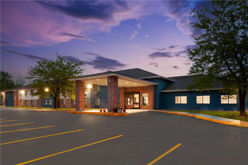 AmericInn by Wyndham Reedsburg - photo 4