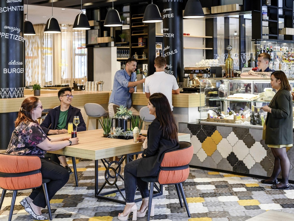 מזון ומשקאות