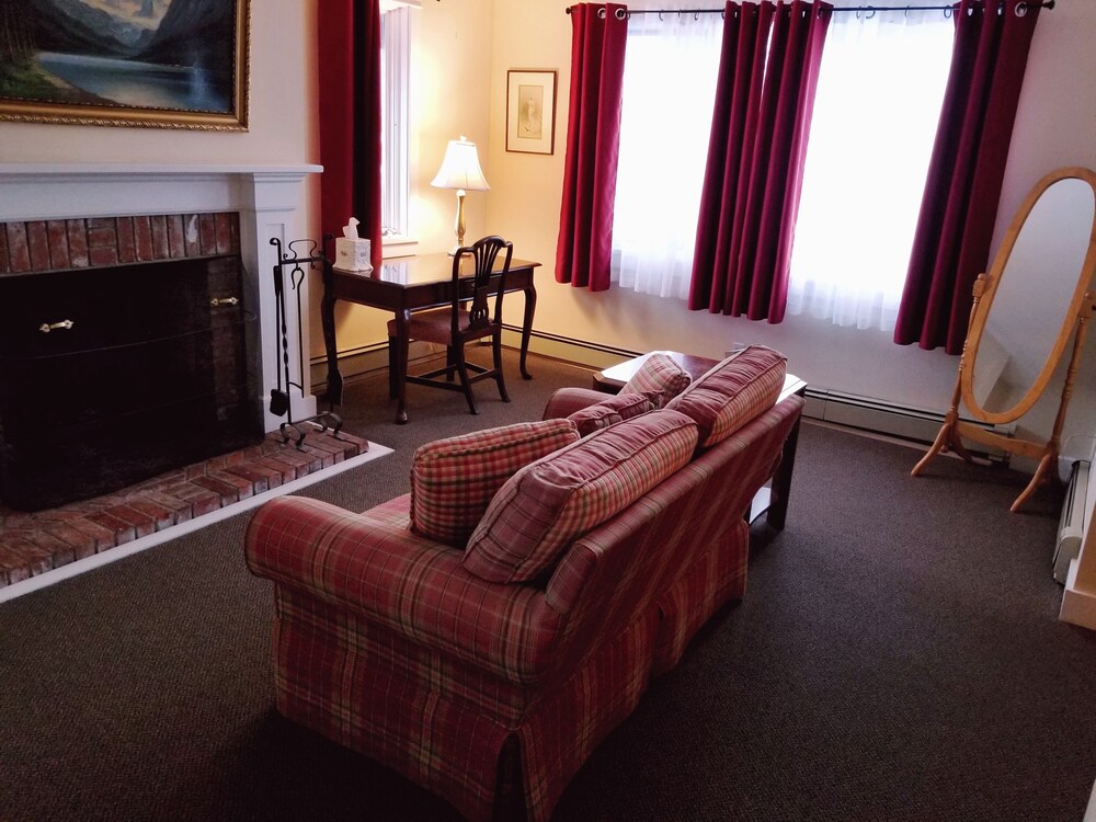 The Inn At Ellsworth Estate - photo 14