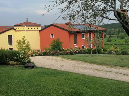 Agriturismo la Rondinella — 4-Star Luxury Hotel in Lazise, Italy